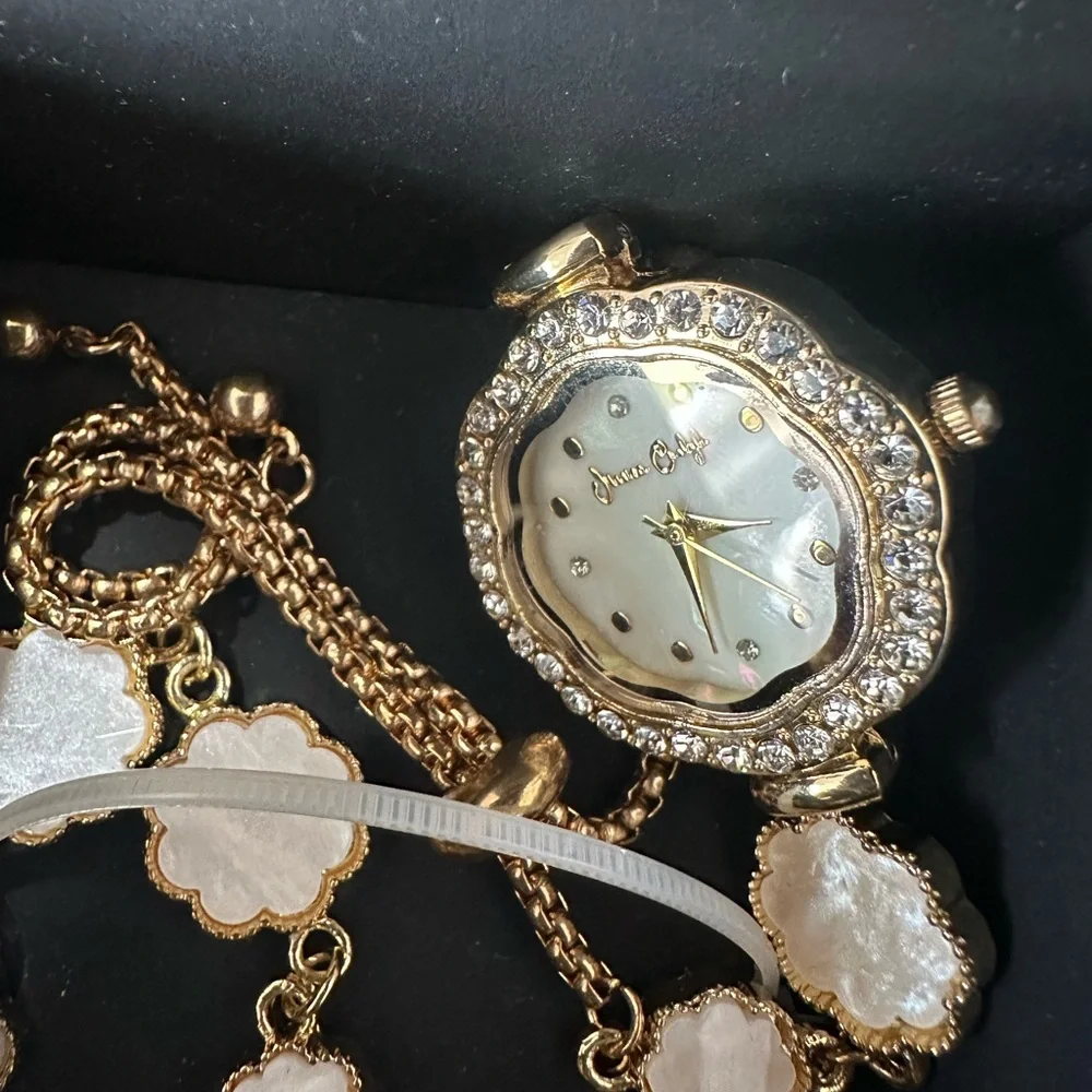 🆕Jessica Carlyle Watch & Bracelet Set